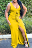 Vestidos asimétricos con cuello en U y orillo fibroso con pliegues en hendidura sólida sexy amarilla