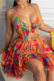 Mehrfarbiger, sexy Druckverband, ausgehöhltes, rückenfreies Neckholder-Sling-Kleid