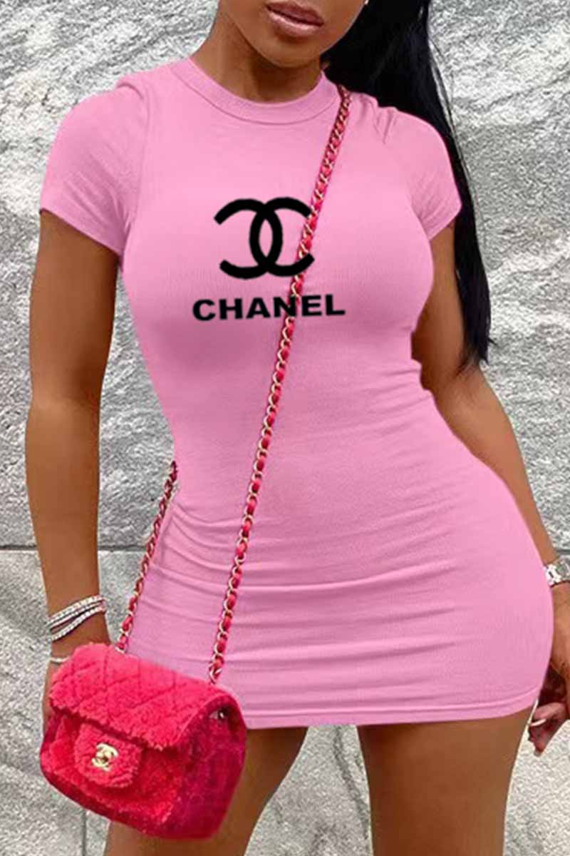 

Pink Fashion Sweet Print Letter O Neck One Step Skirt Dresses