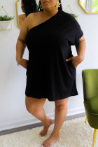 Zwarte mode casual plus size effen rugloze schuine kraag jurk met korte mouwen