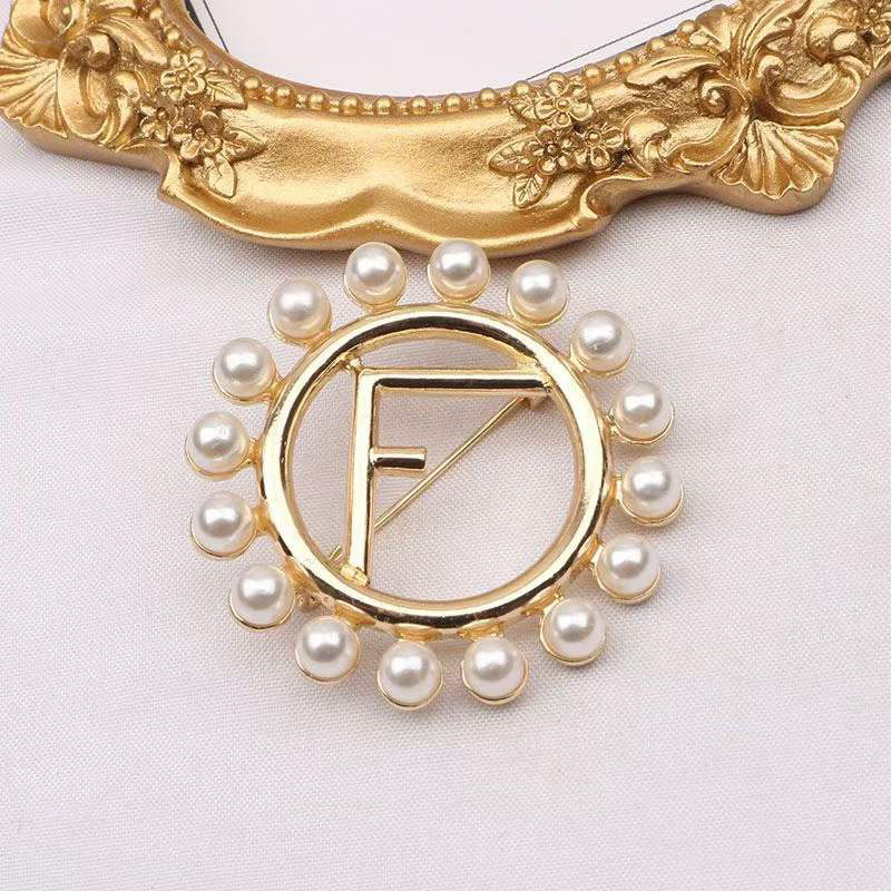 

Gold Fashion Simplicity Letter Pearl Brooch