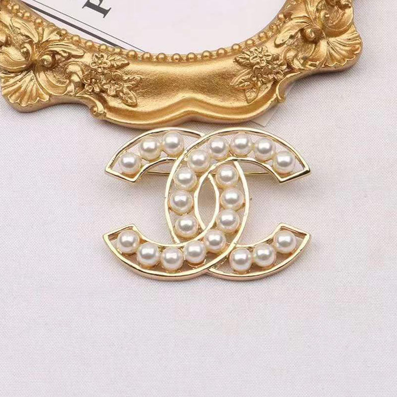 

Gold Fashion Simplicity Patchwork Letter Brooch