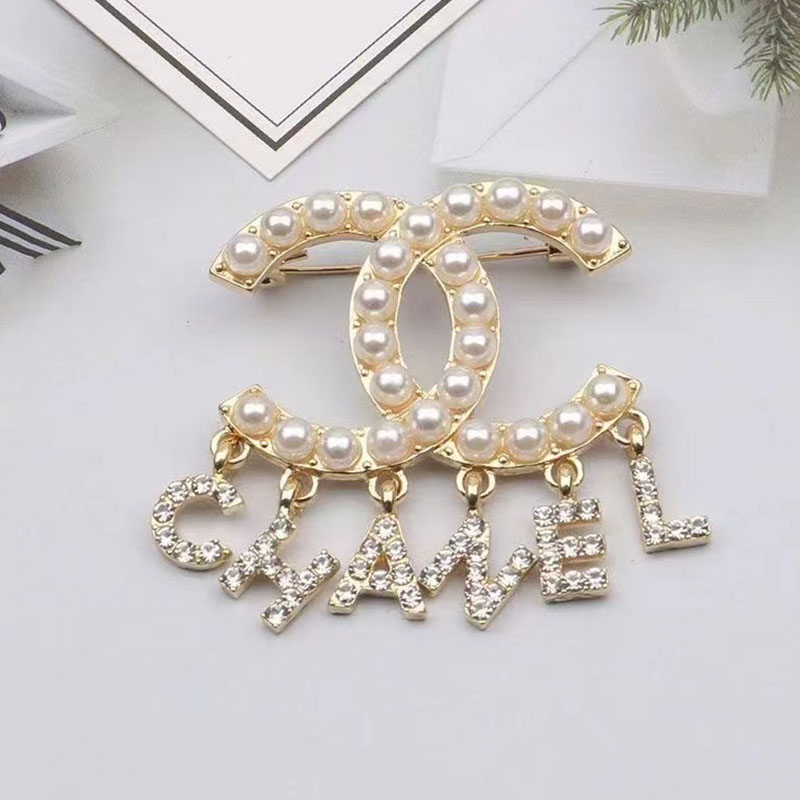 

Gold Fashion Vintage Letter Patchwork Pearl Brooch