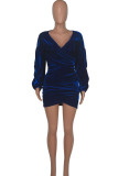 Vestidos de falda de un paso con cuello en V asimétrico con pliegues de patchwork sólido elegante azul