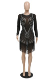 Mode noire Sexy Patchwork Hot Drilling Tassel See-through O Neck Robes à manches longues