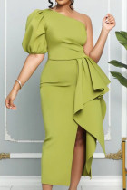フルーツグリーンのセレブリティエレガントなソリッドパッチワークフラウンス非対称斜めカラーイブニングドレスドレス