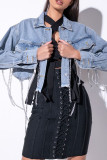 Черная уличная однотонная джинсовая куртка с длинными рукавами и пряжками в стиле «старый пэчворк» с асимметричным отложным воротником и длинными рукавами