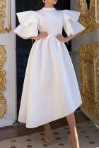 Белое модное вечернее платье в стиле пэчворк с высоким воротником