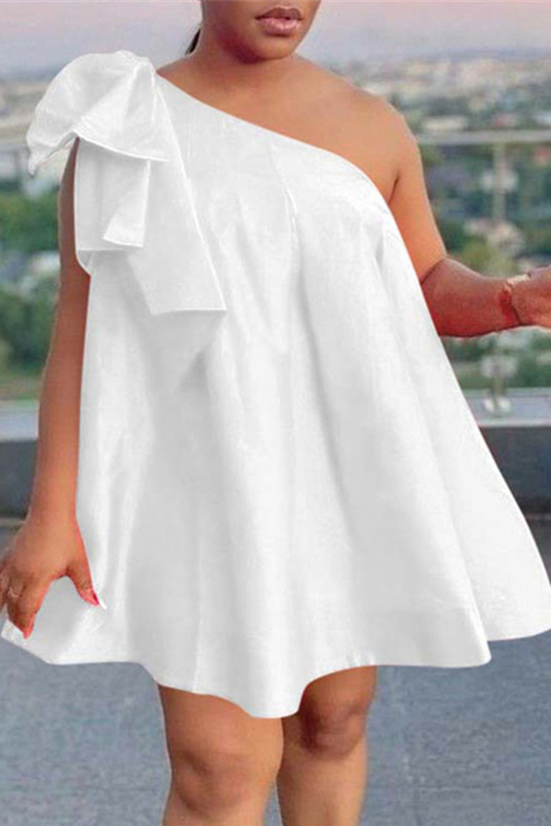 

White Sexy Casual Plus Size Solid Patchwork Backless One Shoulder Sleeveless Dress