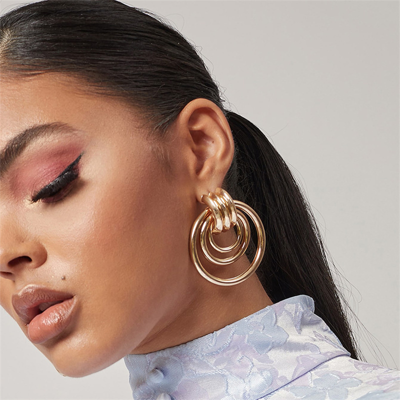 

Gold Fashion Geometric Solid Earrings