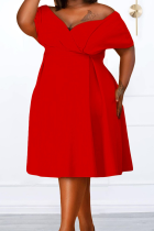 Красные повседневные однотонные платья в стиле пэчворк с открытыми плечами и юбкой-торт