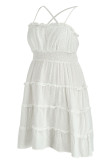 Weißes, sexy, solides Patchwork-Falten-Strähnchen-Spaghetti-Träger-Sling-Kleid in Übergröße