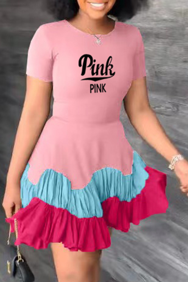 Vestidos de falda de pastel con cuello redondo y volantes estampados casuales de color rosa