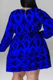 Светло-голубой повседневный принт Бинты Пэчворк с круглым вырезом Прямые платья больших размеров
