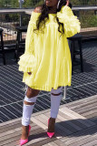 Желтые повседневные однотонные платья в стиле пэчворк с оборками и открытыми плечами
