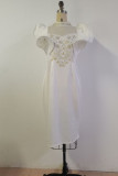 Weißes, modisches, lässiges Patchwork-Heißbohren, durchsichtiges halbes ärmelloses Kleid mit Rollkragen