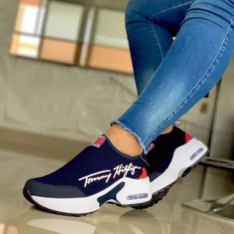 

Black Fashion Sportswear Letter Closed Sport Shoes