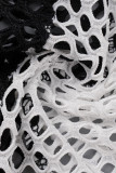 Черно-белый сексуальный сплошной выдолбленный лоскутный купальник с разрезом прикрывается