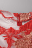 Robe de soirée à col en V en patchwork brodé de broderies rouges élégantes