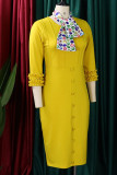 Vestidos de falda de un paso con cuello en O de orillo fibroso con hendidura de retazos sólidos de trabajo informal amarillo (contiene bufandas de seda)