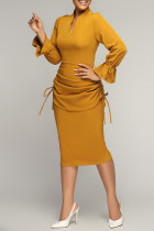 Vestidos de falda de un paso con cuello en V y pliegues de frenillo de patchwork sólido elegante amarillo