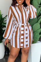 Brown Fashion Casual Striped Print Bandage Patchwork mit Gürtel V-Ausschnitt gerade Kleider