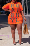 Оранжевое повседневное платье-футболка с принтом в стиле пэчворк и круглым вырезом Платья больших размеров