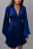 Vestidos plisados ​​con cuello en V y pliegues de patchwork liso informal azul profundo