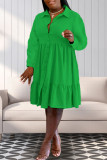Vestidos de tamanho grande com fivela de retalhos verde casual com dobra dobrada