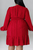 Vestidos rectos con cuello en V y pliegues de patchwork sólido informal rojo