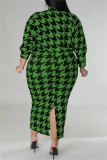 グリーン カジュアル プリント ベーシック ハーフ タートルネック ノースリーブ ドレス プラス サイズ XNUMX ピース