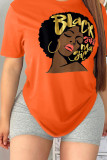T-shirt con scollo O lettera patchwork stampa quotidiana arancione