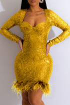 黄色のセクシーなパッチワーク スパンコール羽スクエア カラー長袖ドレス