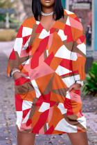 Оранжевые повседневные платья с длинными рукавами и принтом в стиле пэчворк с V-образным вырезом