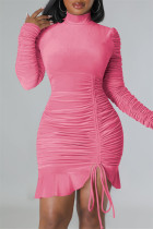 Vestidos de manga larga con cuello alto y pliegues de frenillo con cordón de dibujo sólido informal rosa