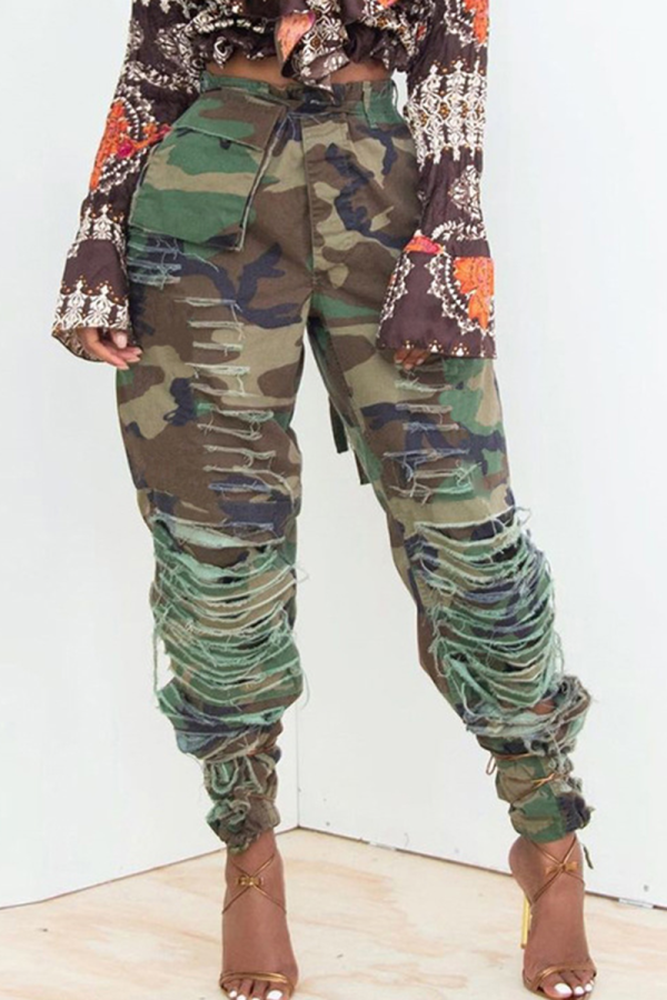 Camouflage Street Camouflage-Print Zerrissene Harlan-Unterteile mit Harlan-Volldruck und mittlerer Taille