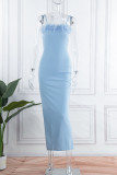 Vestido largo con correa de espagueti y abertura sin espalda con plumas de retazos sólidas sexy azul