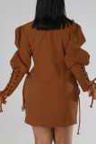 Prendas de abrigo informales con cuello vuelto y hebilla de retazos de vendaje sólido rojo mandarina