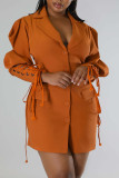 Prendas de abrigo informales con cuello vuelto y hebilla de retazos de vendaje sólido rojo mandarina