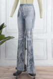 Светло-серые джинсы с завышенной талией в стиле пэчворк с уличным принтом