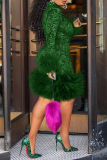 Vestidos de falda de tubo con cuello vuelto y plumas con estampado de fiesta verde