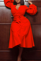 Vestidos de vestido irregular vermelho casual patchwork sólido com decote em v