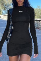 Vestidos de manga larga de cuello alto básicos con estampado de letras informales negros sexy