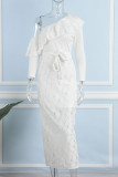Белое сексуальное однотонное вечернее платье в стиле пэчворк с воланом и косым воротником