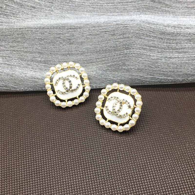 

White Elegant Letter Pearl Earrings