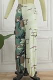 Grüne, lässige Camouflage-Druck-Patchwork-Hose mit normaler hoher Taille