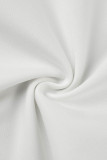 Macacão branco elegante com apliques de patchwork sólido decote em V
