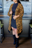 Prendas de abrigo con cuello de cárdigan de patchwork de leopardo con estampado casual marrón