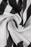 Weiße, lässige, geometrische Print-Patchwork-Schlitz-Rollkragenpullover in Übergröße