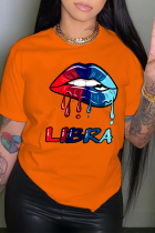 T-shirt con scollo a V patchwork con stampa labbra arancione Street Basis